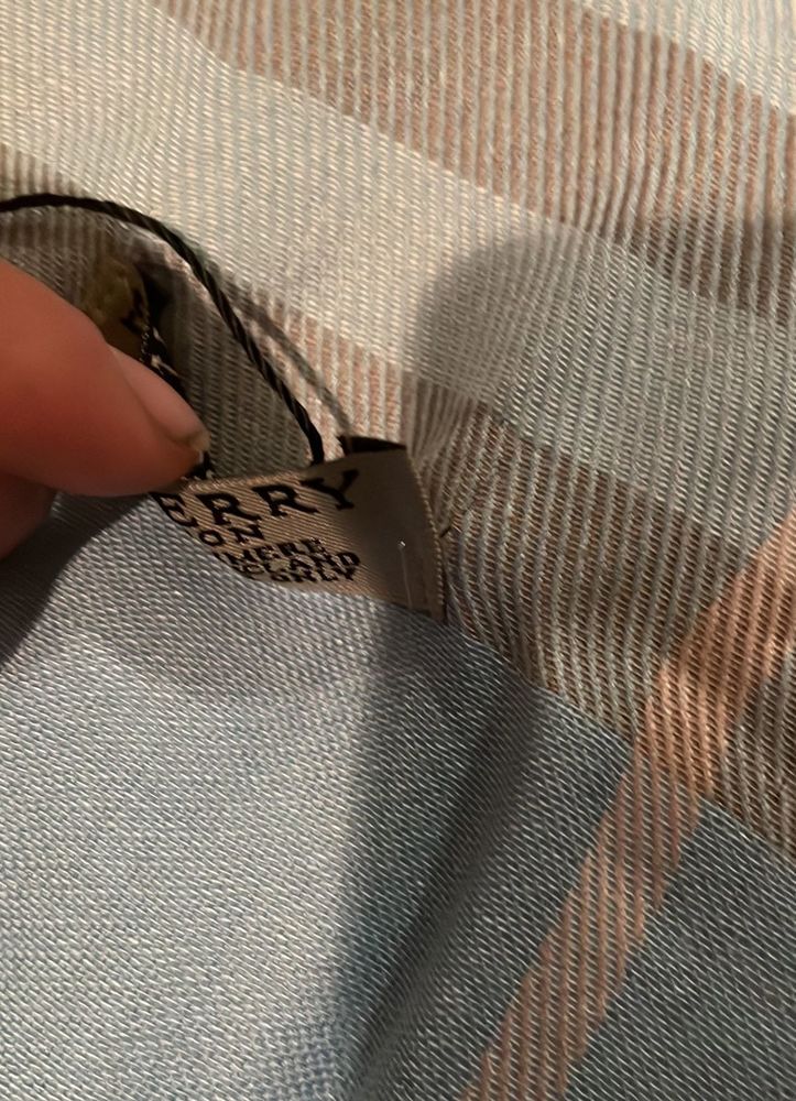 burberry cashmere scarf - Picture 5 of 7